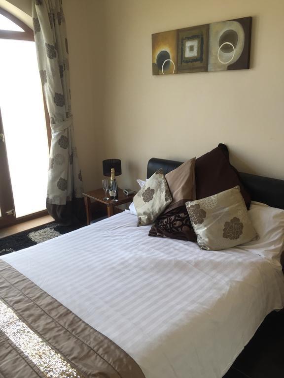 The Old Mill House Bed & Breakfast Padstow Bagian luar foto