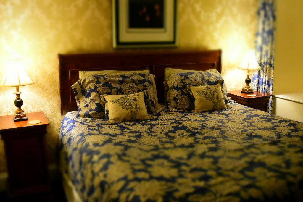 The Old Mill House Bed & Breakfast Padstow Bagian luar foto
